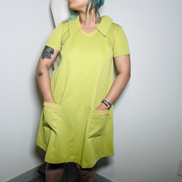 Vtg 60's MOD Go-Go Lime Green Poly Double Knit Dagger Collar Mini Dress Medium - Picture 3 of 16